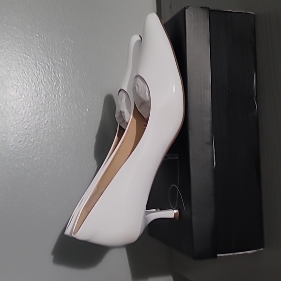 White patent leather heels. - Picture 1 of 5